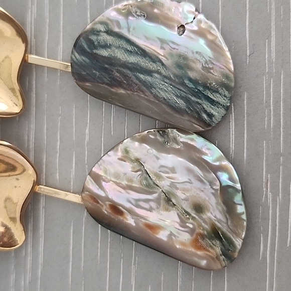 Nakamol Hamdmade Gold and Mother Of Pearl  Iridescent Earrings - Picture 3 of 5